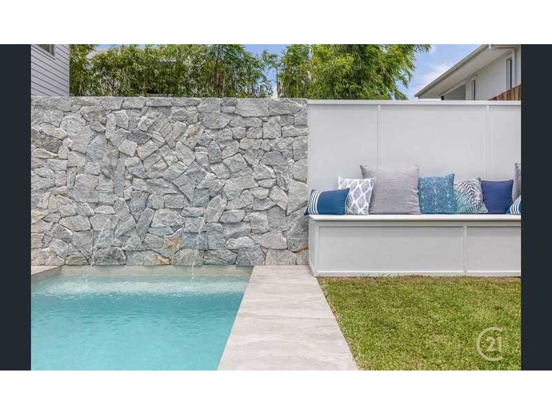 2/239 Weyba Rd, Noosaville QLD 4566