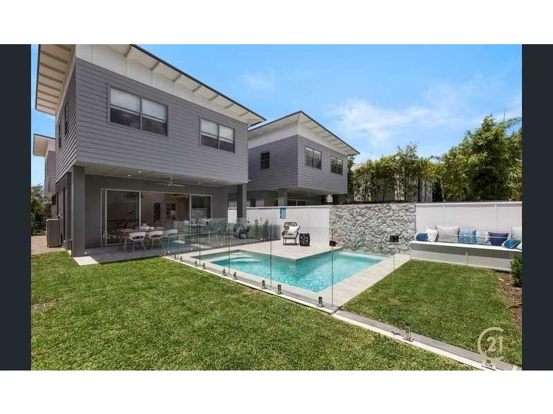 2/239 Weyba Rd, Noosaville QLD 4566