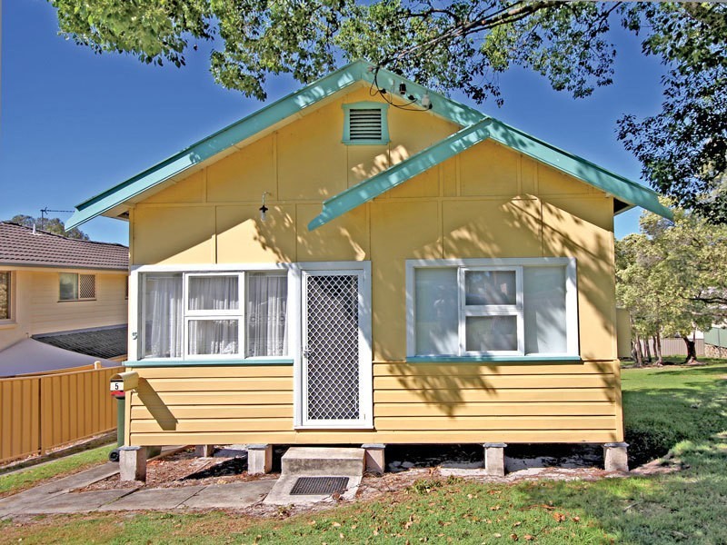 5 Thurlow Avenue, Nelson Bay NSW 2315