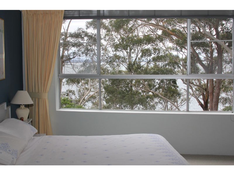 1/2 Thurlow Avenue, Nelson Bay NSW 2315