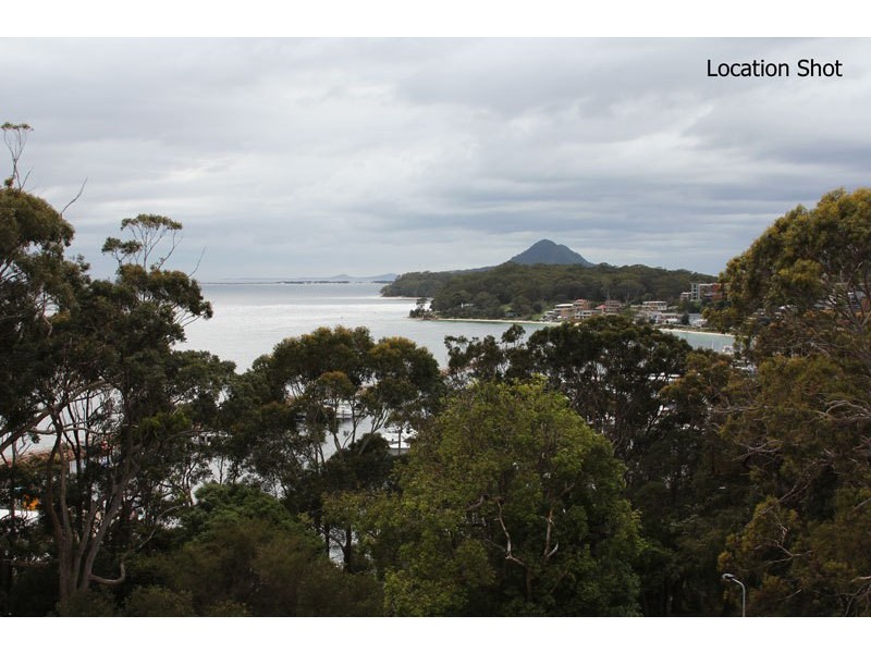 1/2 Thurlow Avenue, Nelson Bay NSW 2315