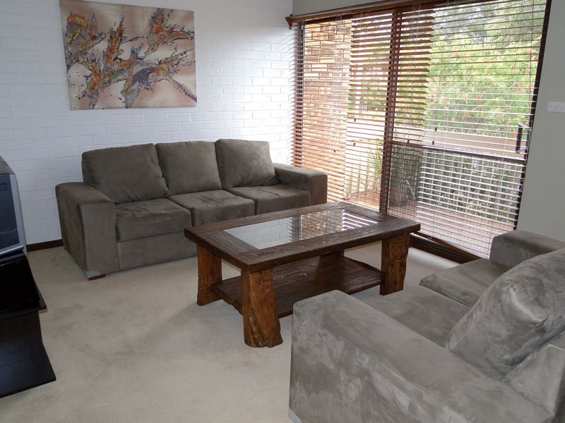 8 Kent Gardens, Soldiers Point NSW 2317