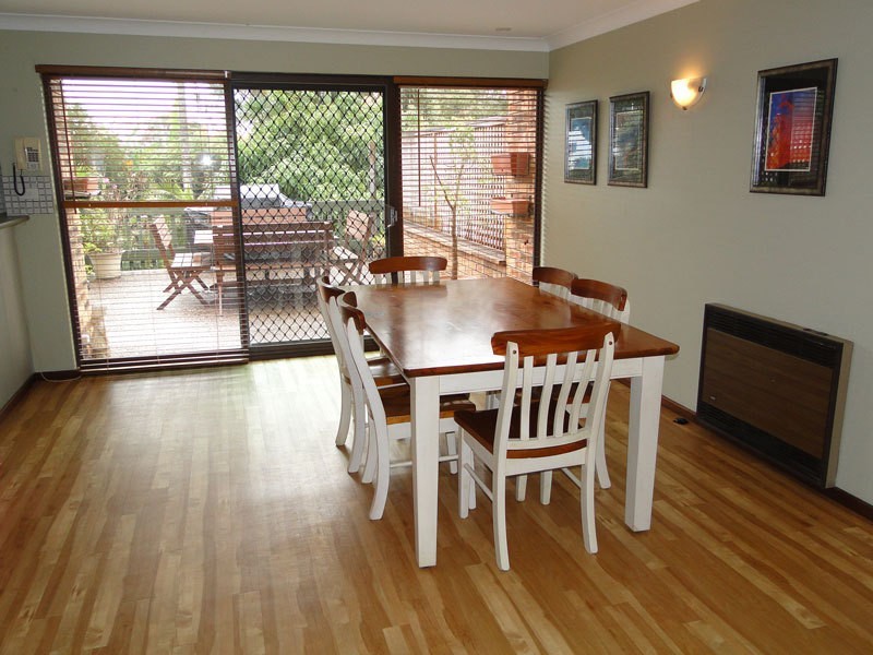 8 Kent Gardens, Soldiers Point NSW 2317