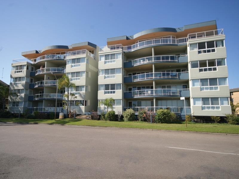 6/11 Columbia Close, Nelson Bay NSW 2315