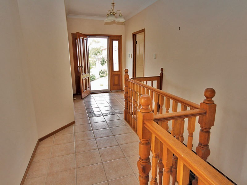 9 Grandview Close, Soldiers Point NSW 2317