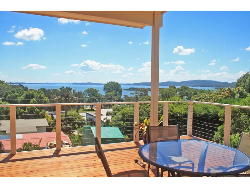 8 Lyndel Close, Soldiers Point NSW 2317