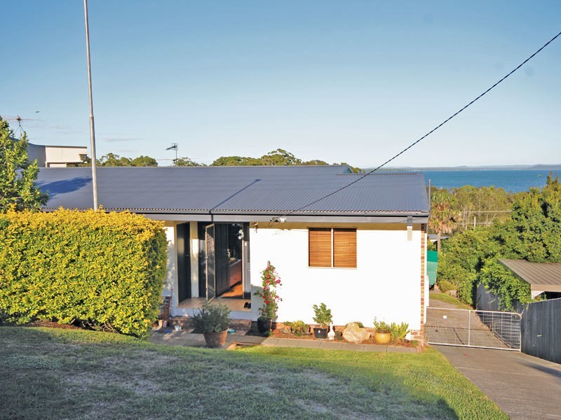 8 Lyndel Close, Soldiers Point NSW 2317