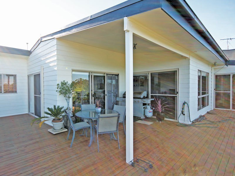 8 Lyndel Close, Soldiers Point NSW 2317