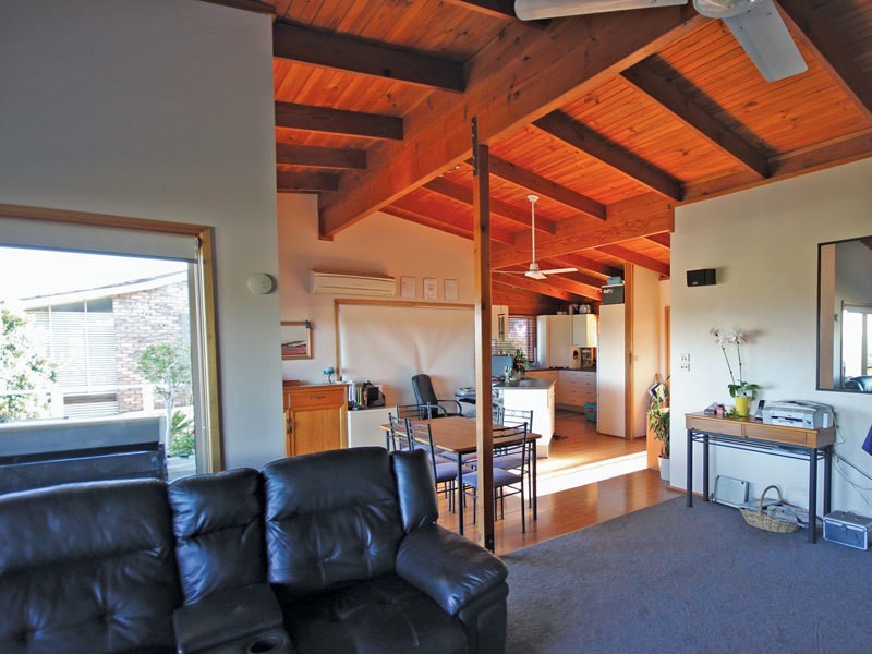 8 Lyndel Close, Soldiers Point NSW 2317