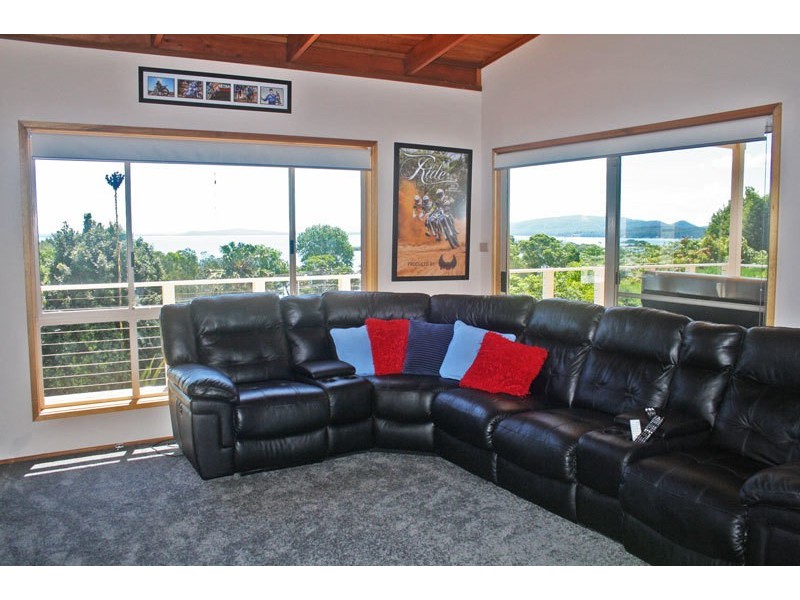 8 Lyndel Close, Soldiers Point NSW 2317