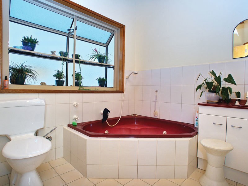 8 Lyndel Close, Soldiers Point NSW 2317
