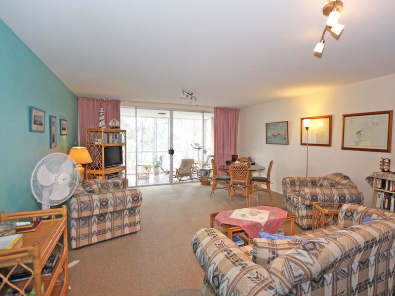 2/2 Thurlow Avenue, Nelson Bay NSW 2315