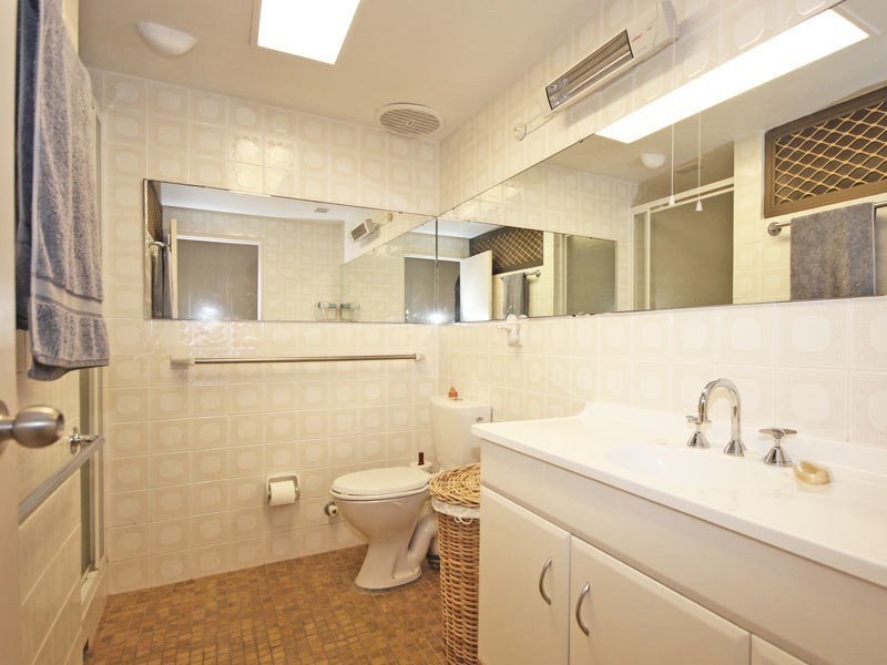 2/2 Thurlow Avenue, Nelson Bay NSW 2315