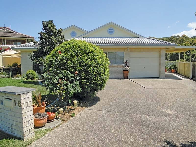 18 Hawkes Way, Boat Harbour NSW 2316