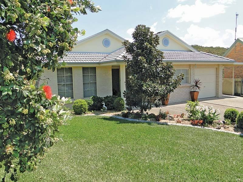 18 Hawkes Way, Boat Harbour NSW 2316