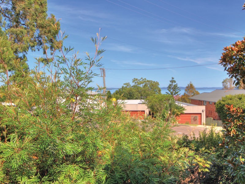 2/18 Vista Avenue, Soldiers Point NSW 2317