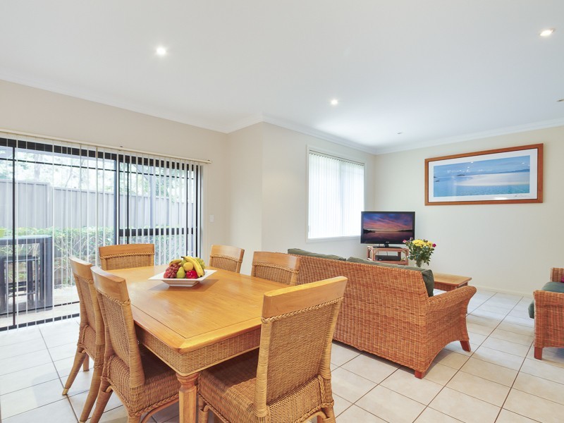 2/11a Christmas Bush Avenue, Nelson Bay NSW 2315