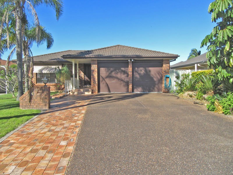 40 Shoreline Drive, Fingal Bay NSW 2315