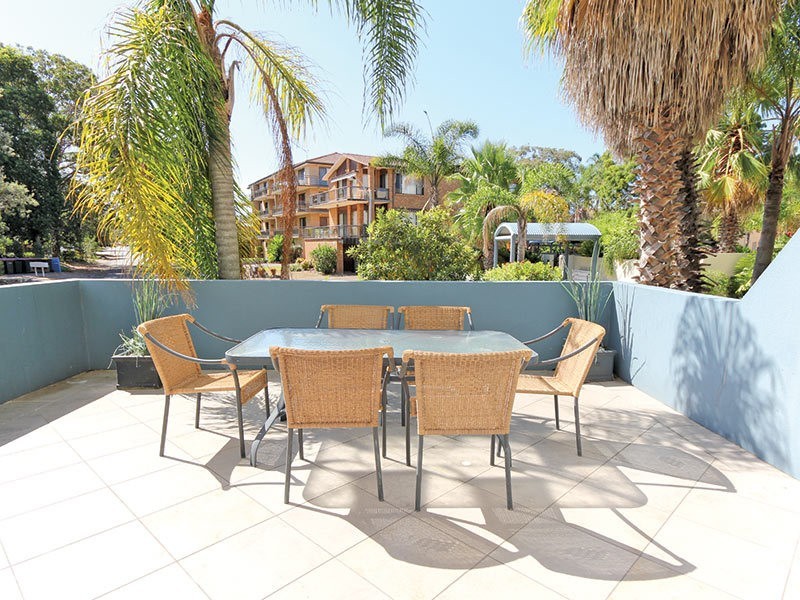 4/11 Columbia Close, Nelson Bay NSW 2315