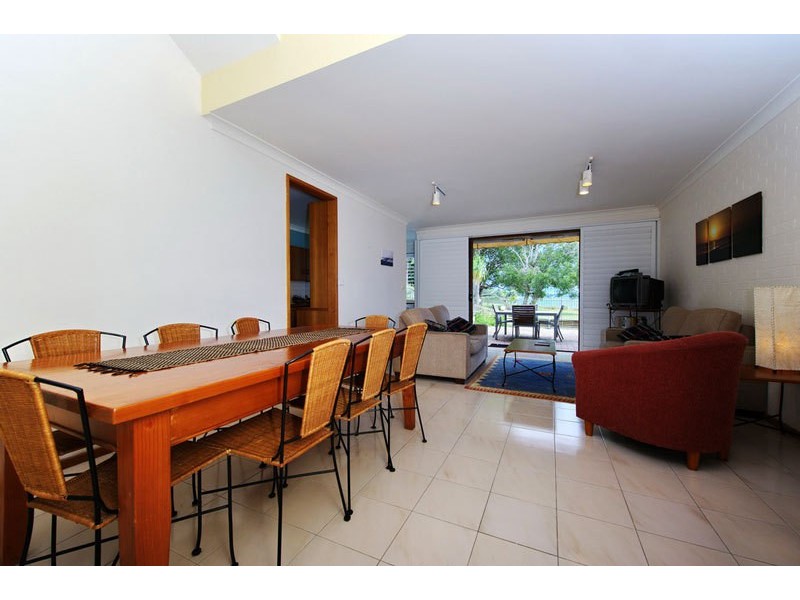 2/4 Cromarty Road, Soldiers Point NSW 2317