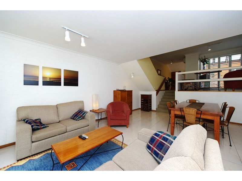 2/4 Cromarty Road, Soldiers Point NSW 2317