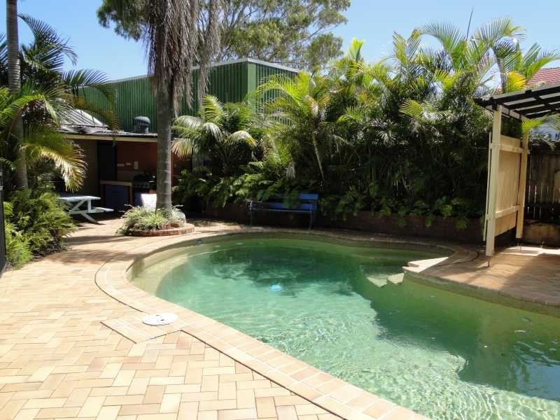 1/4 Shoal Bay Avenue, Shoal Bay NSW 2315