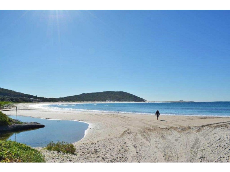 2/43 Shoreline Drive, Fingal Bay NSW 2315