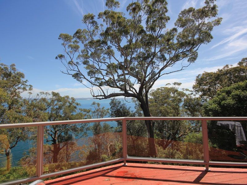 10 Thurlow Avenue, Nelson Bay NSW 2315