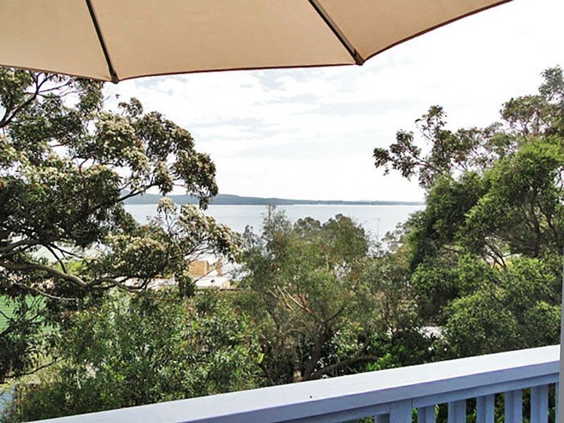 2/11 Grandview Close, Soldiers Point NSW 2317
