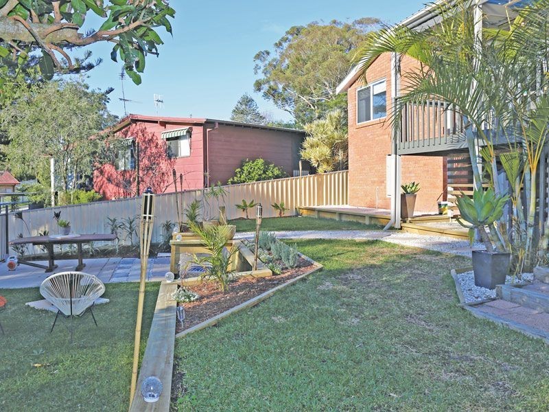 33 Moorooba Crescent, Nelson Bay NSW 2315
