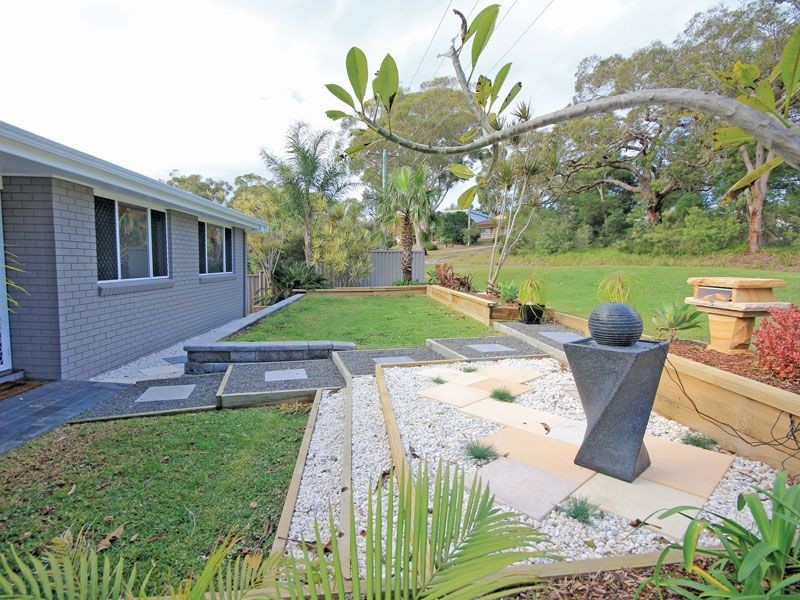 33 Moorooba Crescent, Nelson Bay NSW 2315