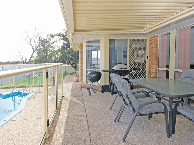 17 Hawkes Way, Boat Harbour NSW 2316