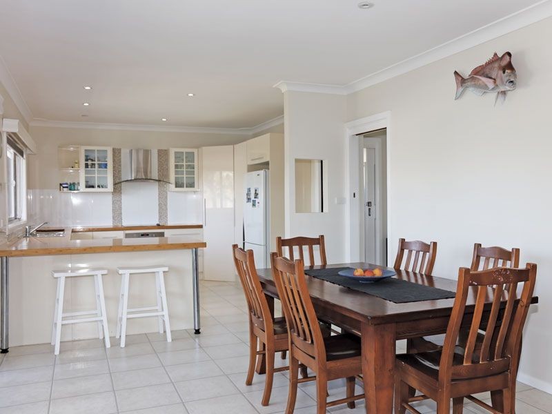 2 Richardson Avenue, Boat Harbour NSW 2316