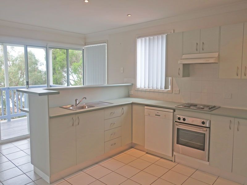 2/11 Grandview Close, Soldiers Point NSW 2317