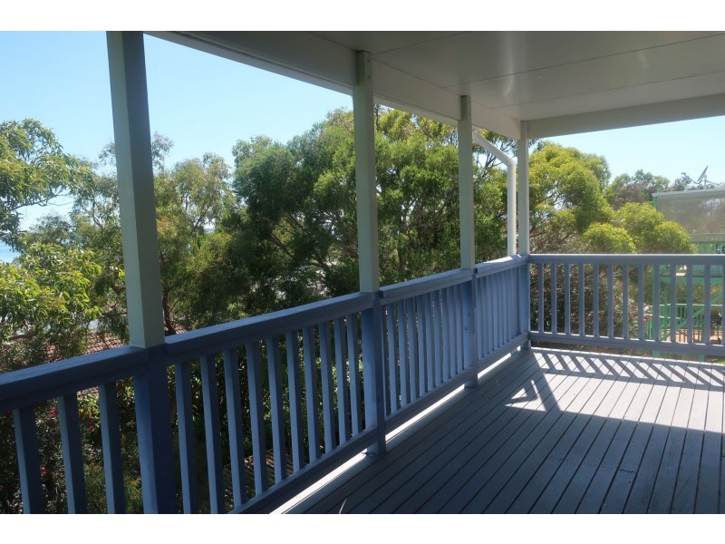 2/11 Grandview Close, Soldiers Point NSW 2317