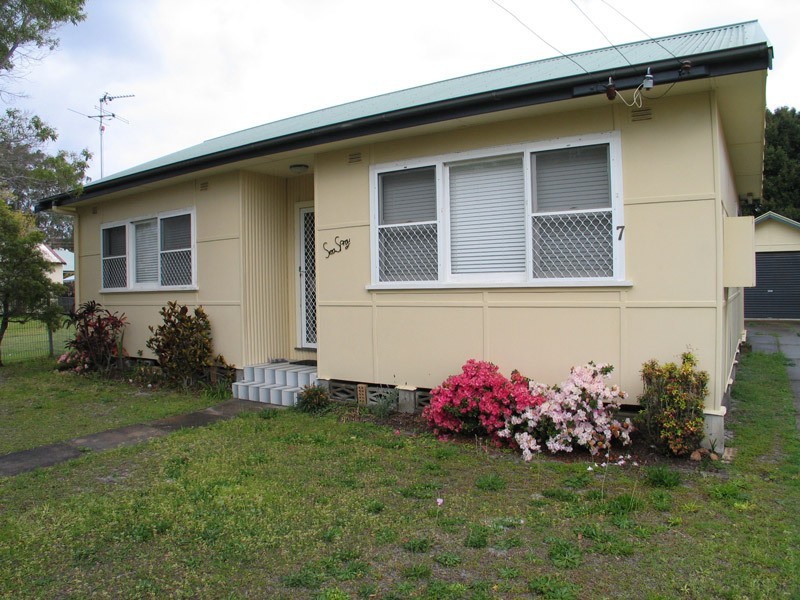 7 Brown Avenue, Soldiers Point NSW 2317