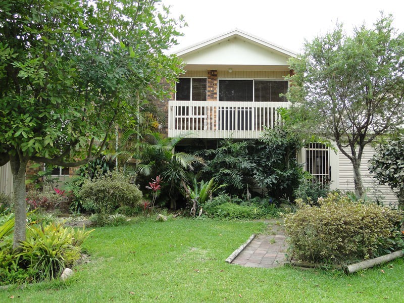 8 Kent Gardens, Soldiers Point NSW 2317
