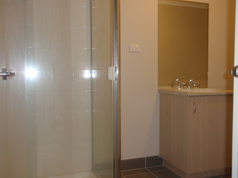 12  Neddletail crs, South Morang VIC 3752