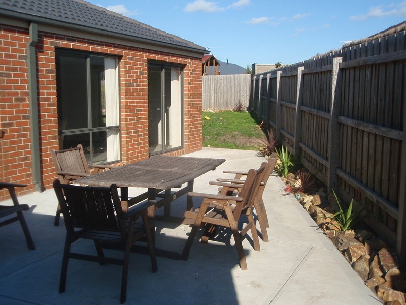 12  Neddletail crs, South Morang VIC 3752