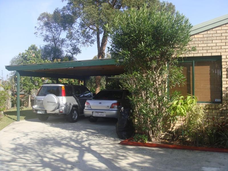 9 Winslow Ct, Hillcrest QLD 4118