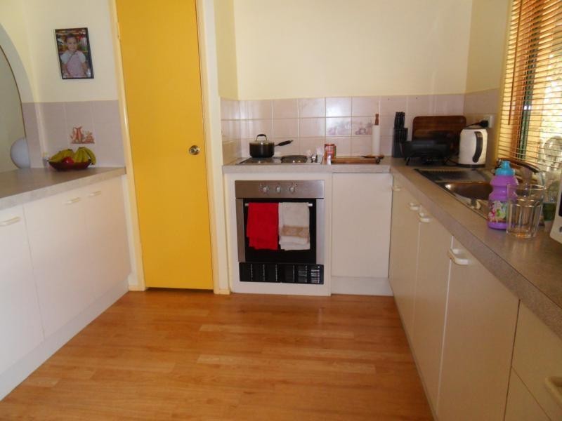 9 Winslow Ct, Hillcrest QLD 4118