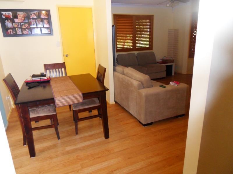 9 Winslow Ct, Hillcrest QLD 4118