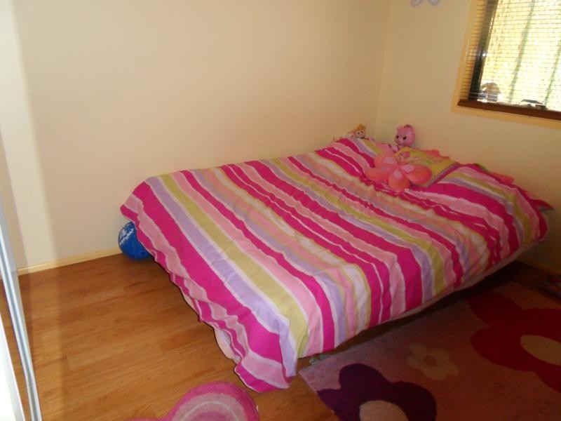 9 Winslow Ct, Hillcrest QLD 4118