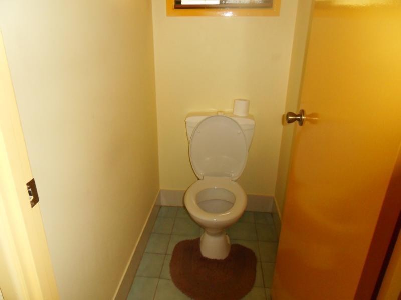 9 Winslow Ct, Hillcrest QLD 4118