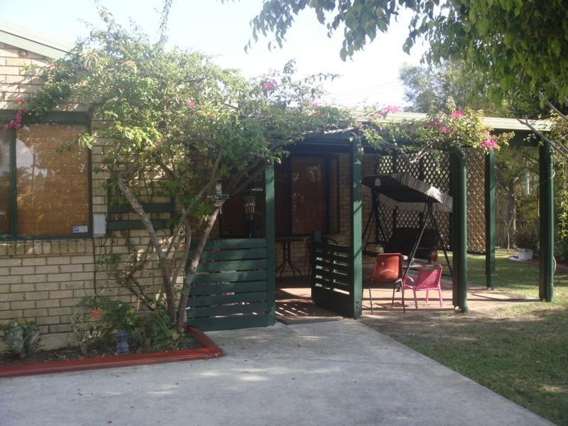 9 Winslow Ct, Hillcrest QLD 4118