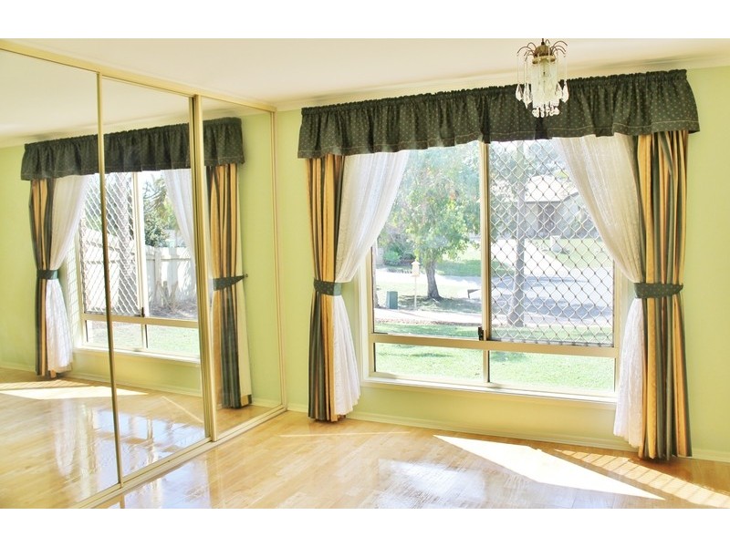 56 Warbler Parade, Varsity Lakes QLD 4227