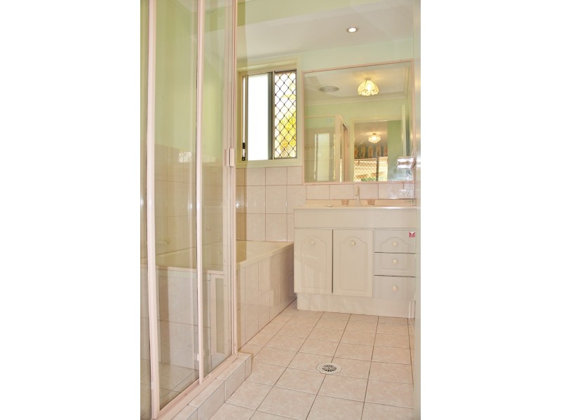 56 Warbler Parade, Varsity Lakes QLD 4227