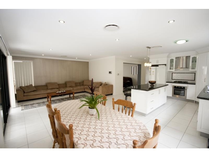 28 Harvey Pl, Calamvale QLD 4116