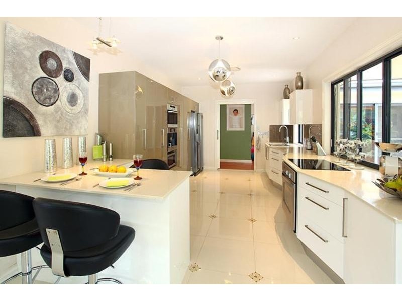 63 Bonogin Rd, Mudgeeraba QLD 4213