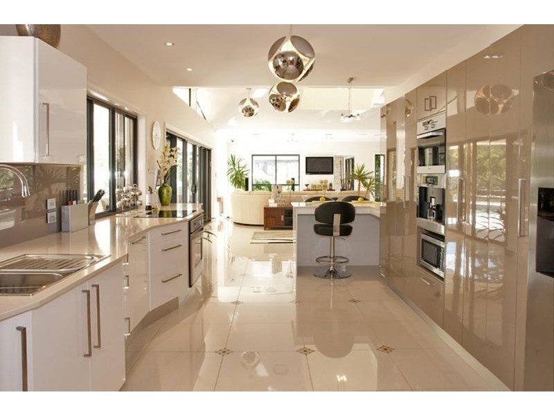 63 Bonogin Rd, Mudgeeraba QLD 4213